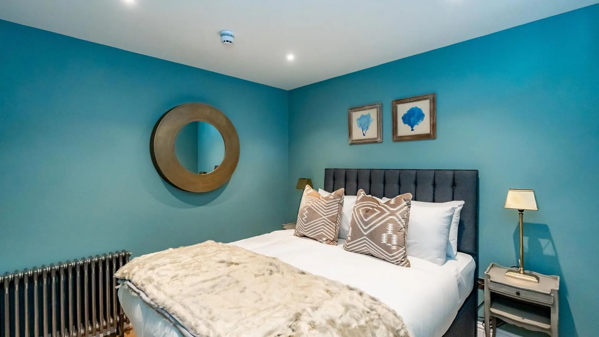 Dragon Suites Luxury Apartments At 8 Albyn Place Эдинбург Великобритания