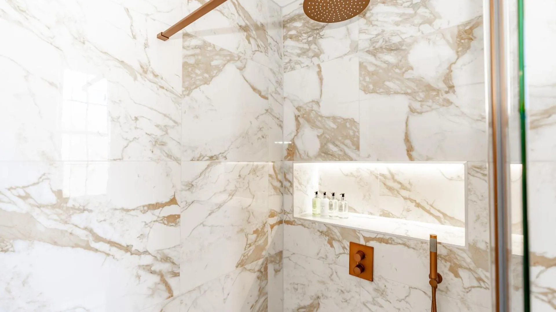 Dragon Suites Luxury Apartments At 8 Albyn Place Эдинбург
