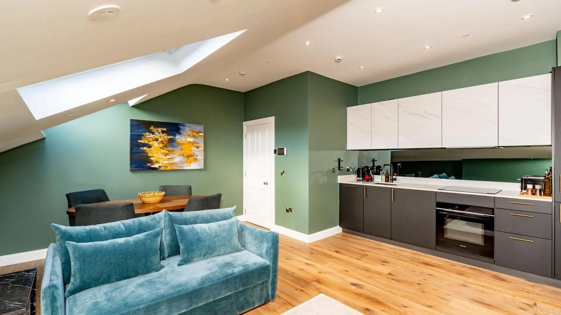 Dragon Suites Luxury Apartments At 8 Albyn Place Эдинбург 0*,