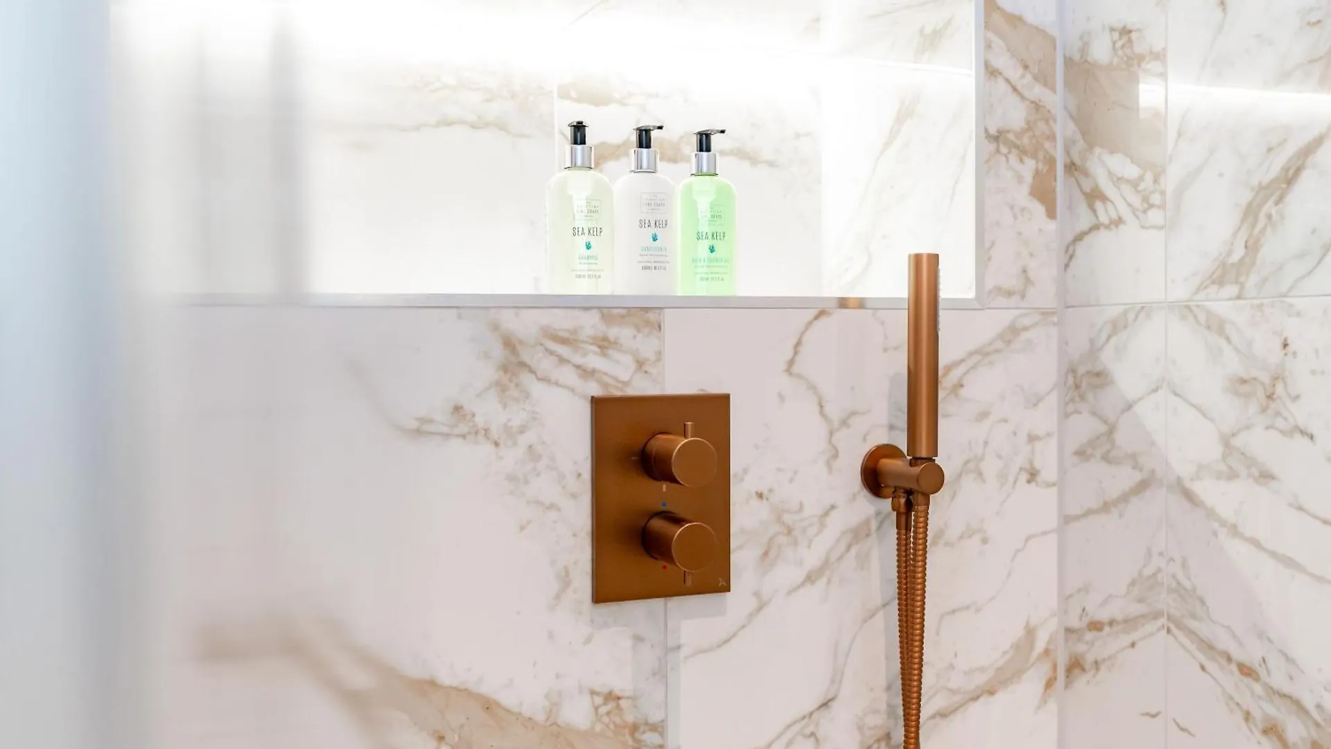 Dragon Suites Luxury Apartments At 8 Albyn Place Эдинбург 0*,  Великобритания