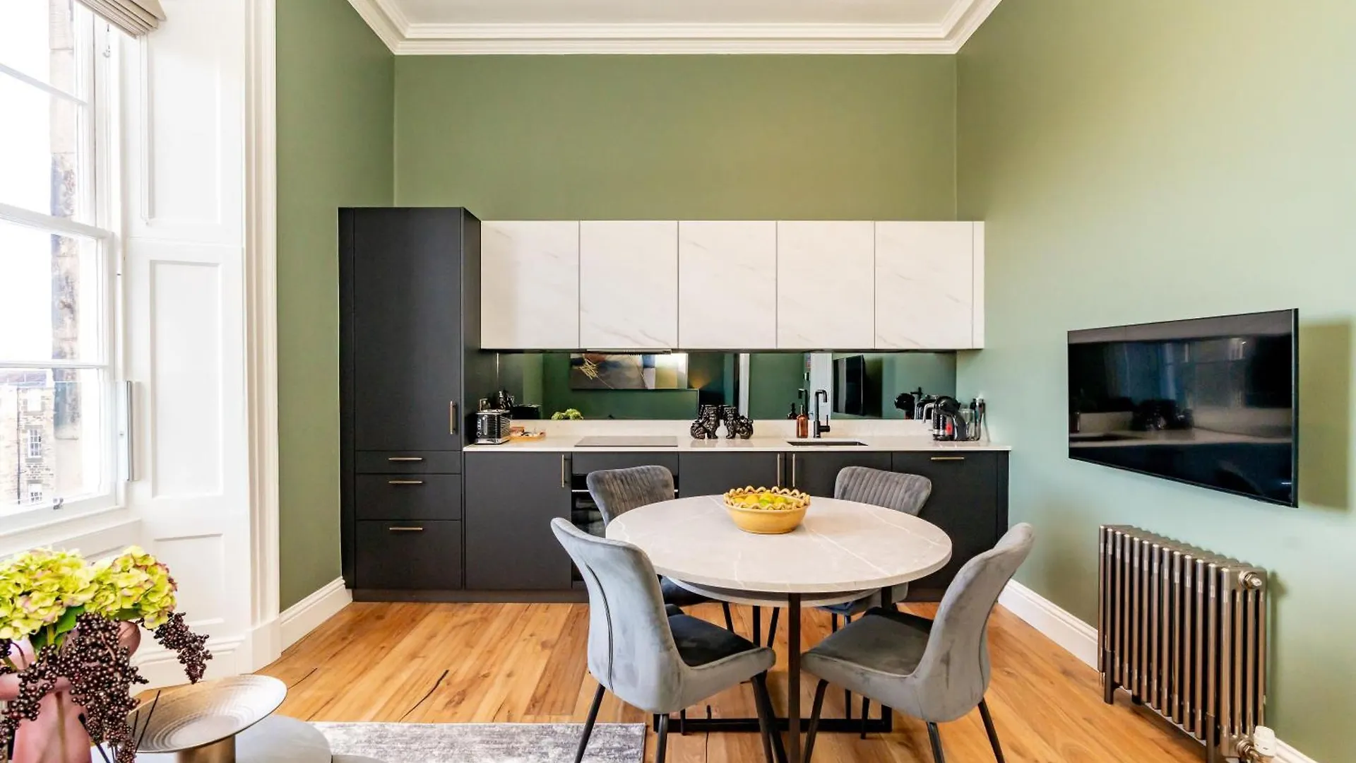 Dragon Suites Luxury Apartments At 8 Albyn Place Эдинбург