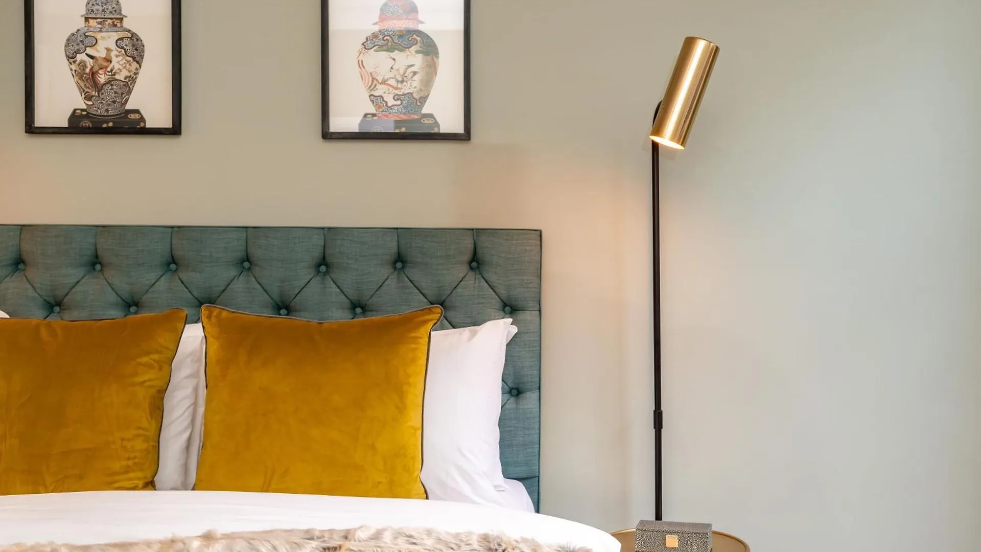Dragon Suites Luxury Apartments At 8 Albyn Place Эдинбург Великобритания