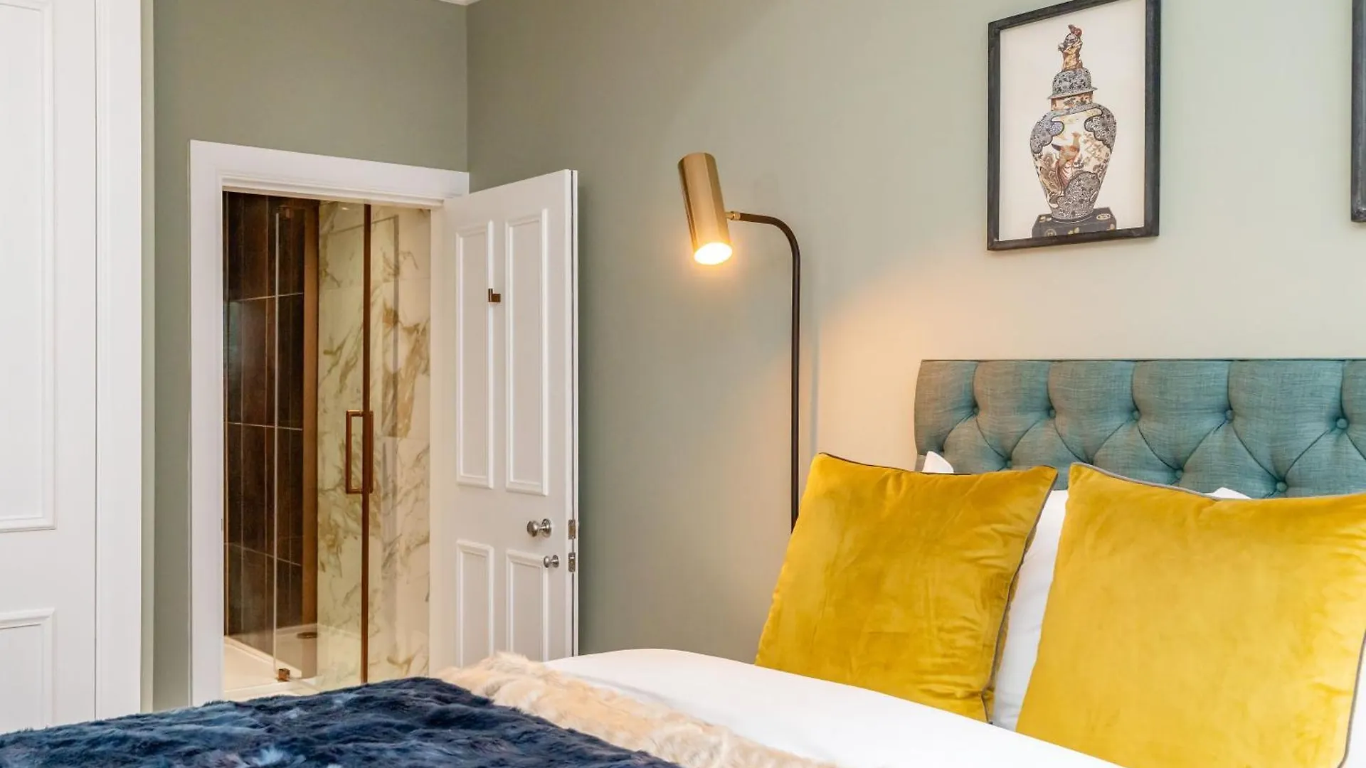 Dragon Suites Luxury Apartments At 8 Albyn Place Эдинбург 0*,  Великобритания