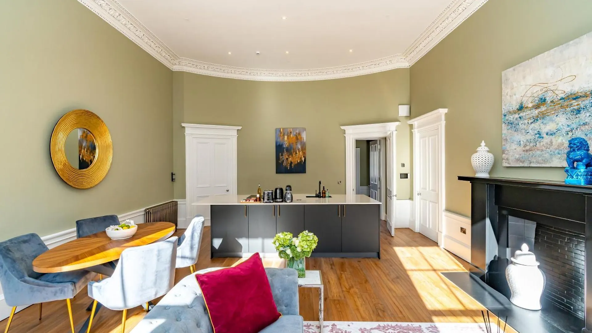 Dragon Suites Luxury Apartments At 8 Albyn Place Эдинбург 0*,