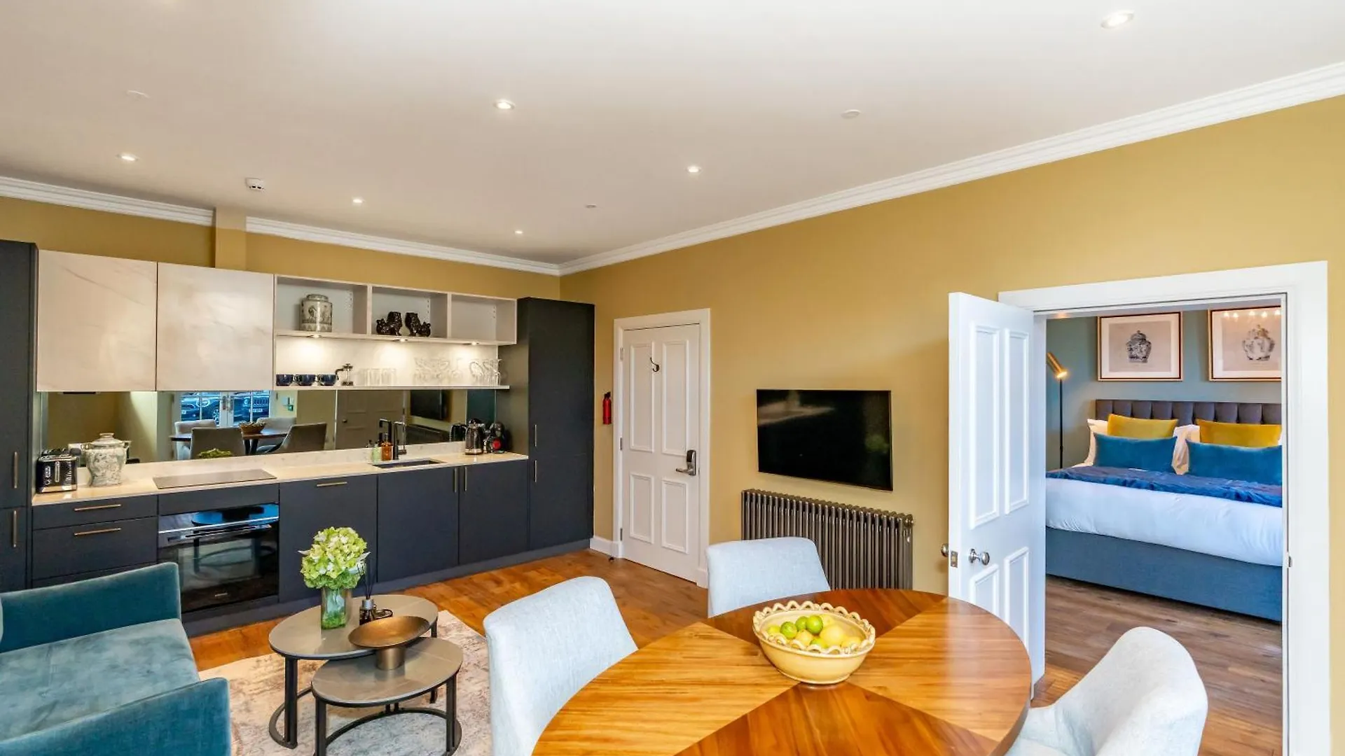Dragon Suites Luxury Apartments At 8 Albyn Place Эдинбург 0*,  Великобритания